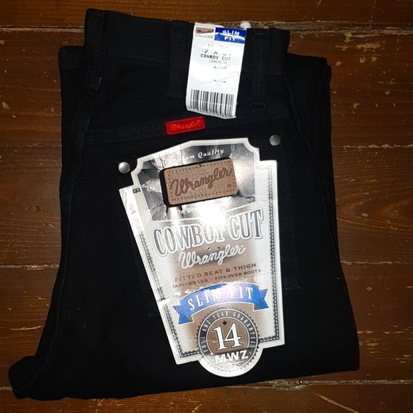 Vintage, cowboy cut, slim fit, fitted seat and thigh, Wrangler Jean's. Size 7×34 - Picture 2 of 7